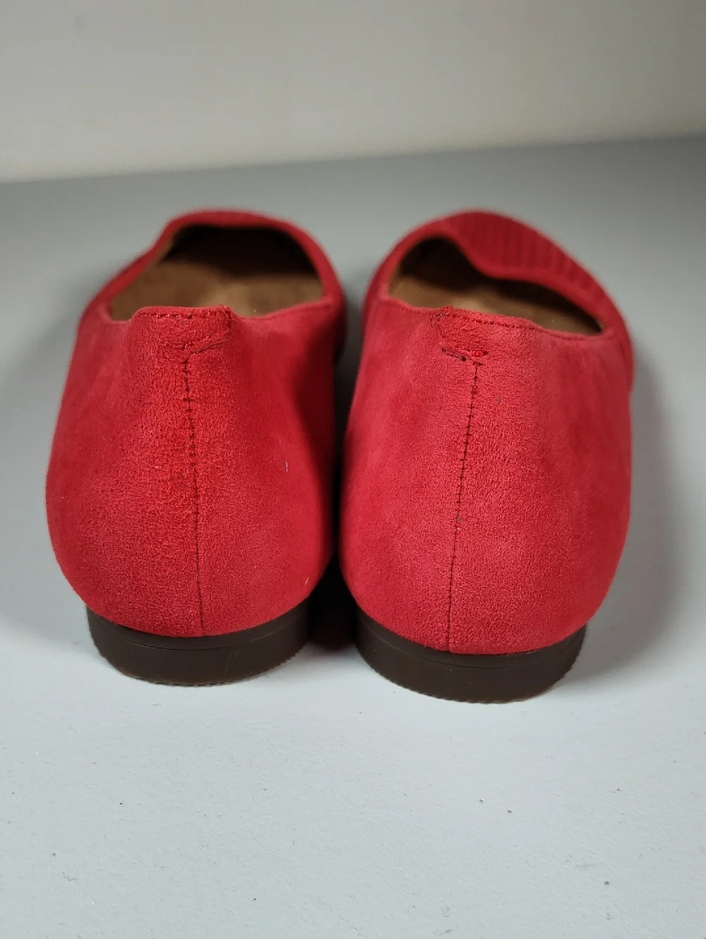 Vionic‎ Posey red suede perforated pointed toe flats 6